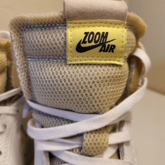 Nike Air Jordans Womens - Picture 12 of 13